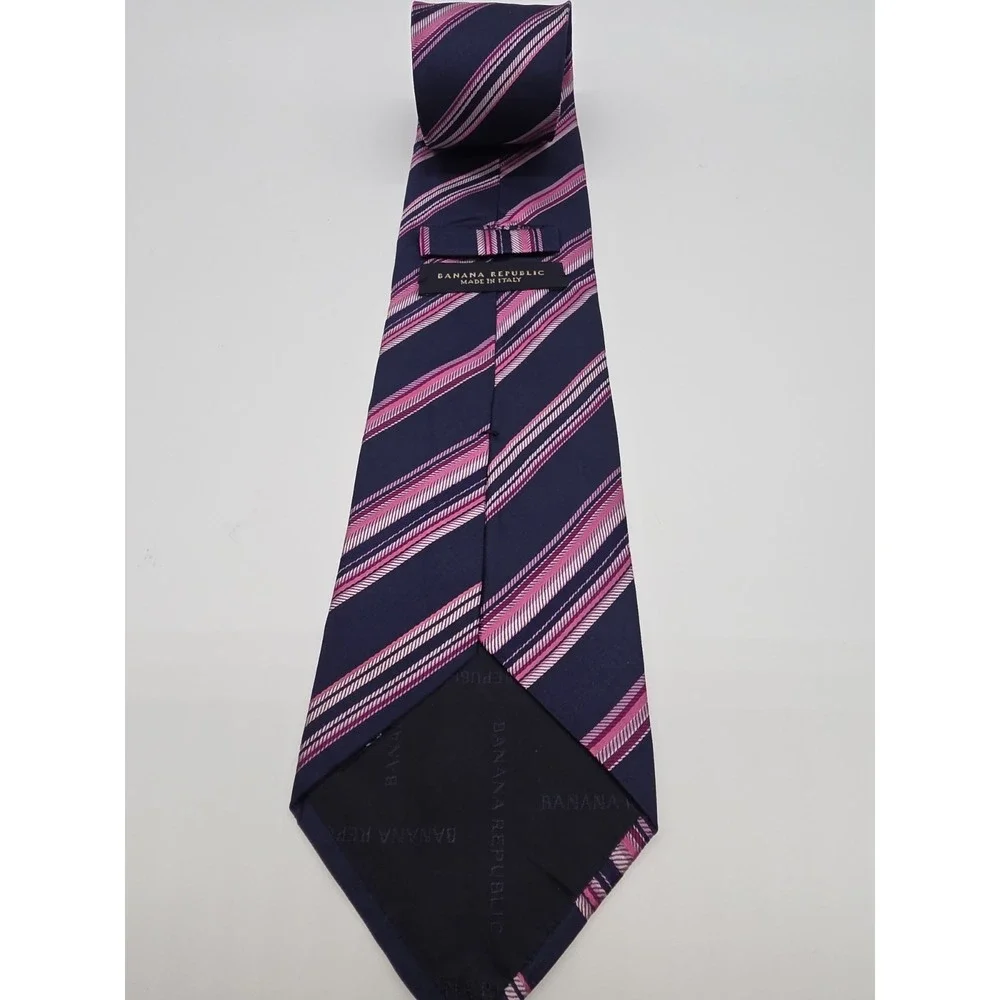 VTG Banana Republic Mens 100% Silk Necktie Striped Navy Blue Pink 58